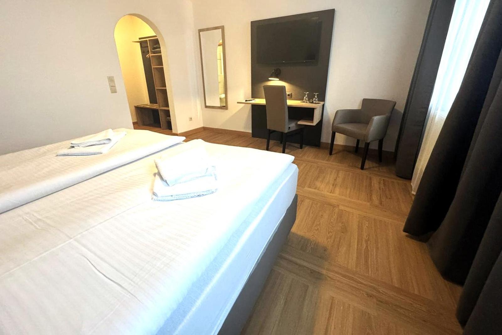 A8 Hotel Im Darchinger Hof Bed & Breakfast - Zwischen Holzkirchen Und Weyarn - Zwischen Muenchen Salzburg Und Innsbruck - Kurz Vor Dem Irschenberg Kültér fotó