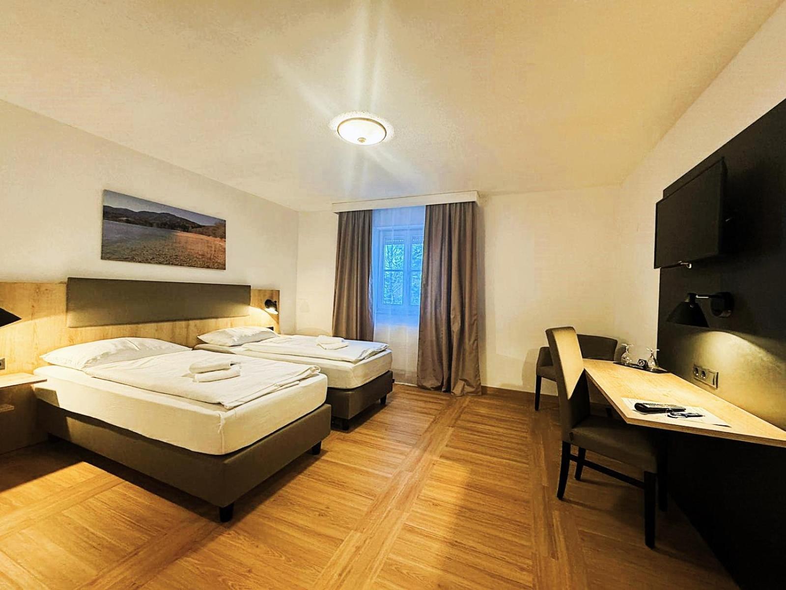A8 Hotel Im Darchinger Hof Bed & Breakfast - Zwischen Holzkirchen Und Weyarn - Zwischen Muenchen Salzburg Und Innsbruck - Kurz Vor Dem Irschenberg Kültér fotó