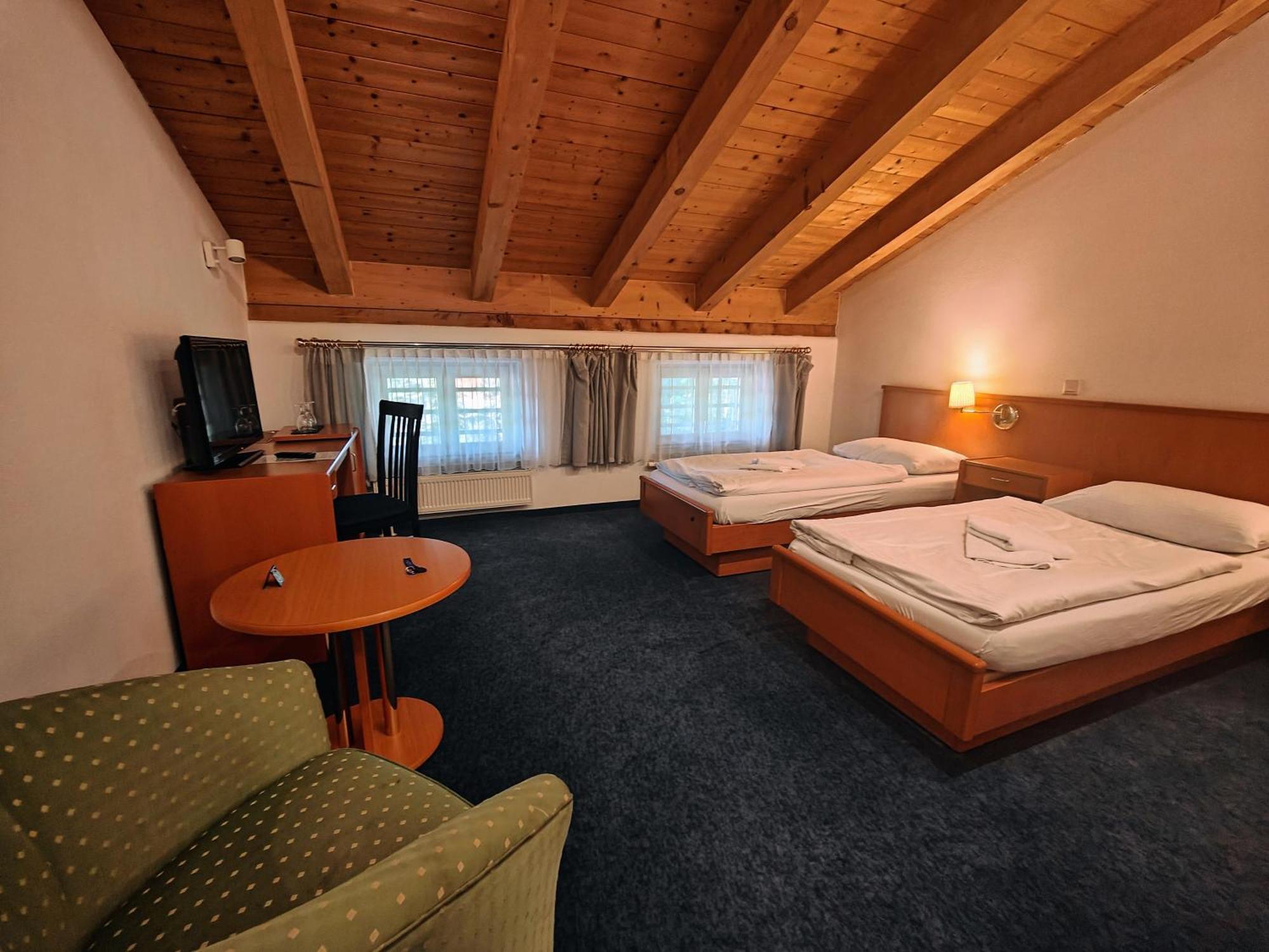 A8 Hotel Im Darchinger Hof Bed & Breakfast - Zwischen Holzkirchen Und Weyarn - Zwischen Muenchen Salzburg Und Innsbruck - Kurz Vor Dem Irschenberg Kültér fotó